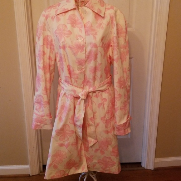 Lovely spring trenchcoat - Picture 2 of 8